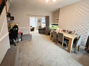 Dining Room - click for photo gallery